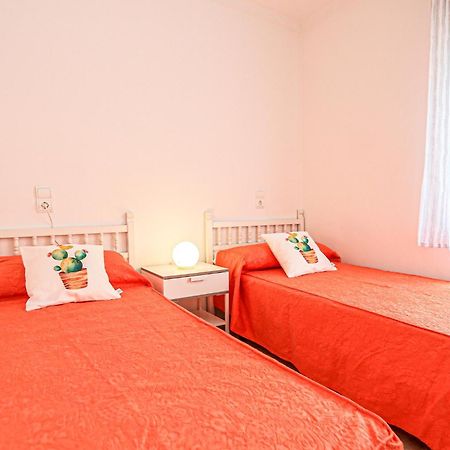 Aquarium - Only Families Apartment Кембрилс Екстериор снимка
