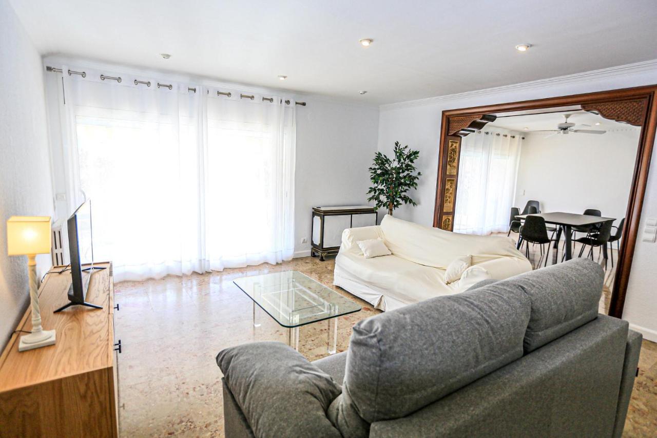 Aquarium - Only Families Apartment Кембрилс Екстериор снимка