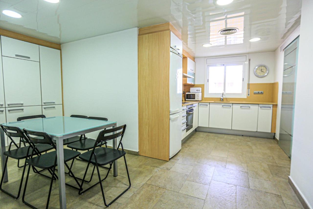 Aquarium - Only Families Apartment Кембрилс Екстериор снимка