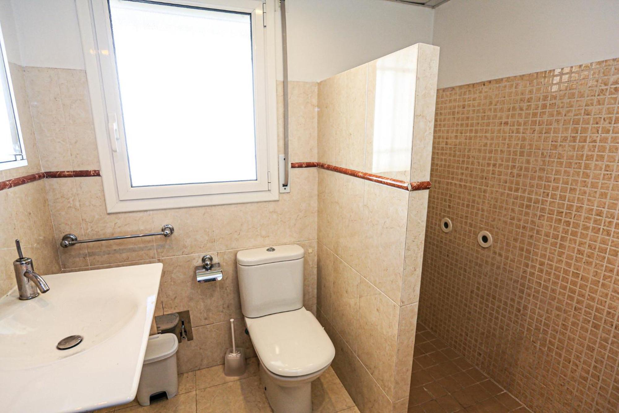 Aquarium - Only Families Apartment Кембрилс Екстериор снимка