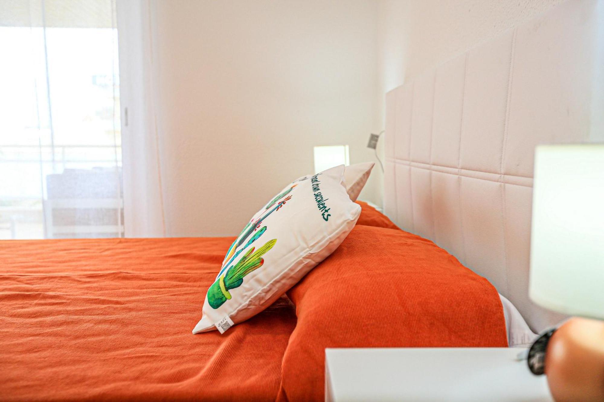 Aquarium - Only Families Apartment Кембрилс Екстериор снимка