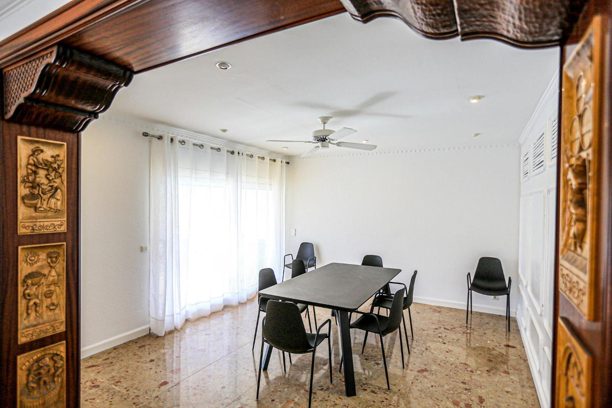 Aquarium - Only Families Apartment Кембрилс Екстериор снимка