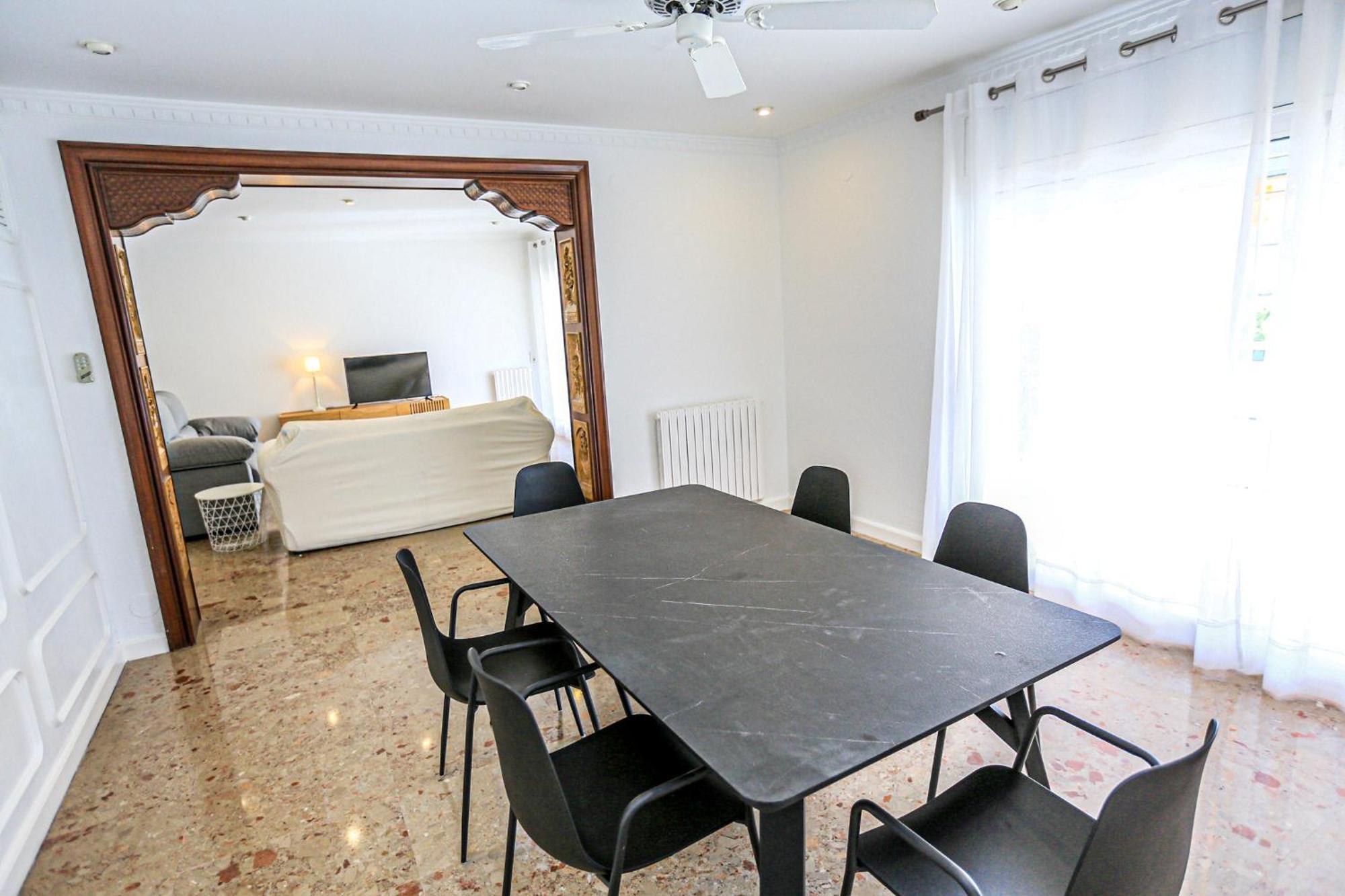 Aquarium - Only Families Apartment Кембрилс Екстериор снимка
