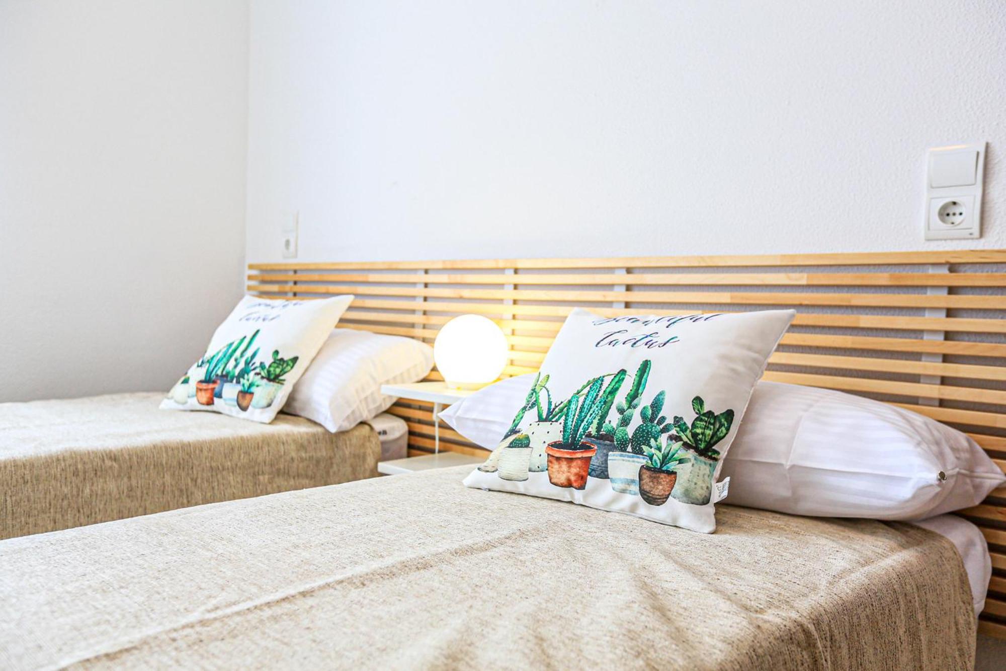 Aquarium - Only Families Apartment Кембрилс Екстериор снимка