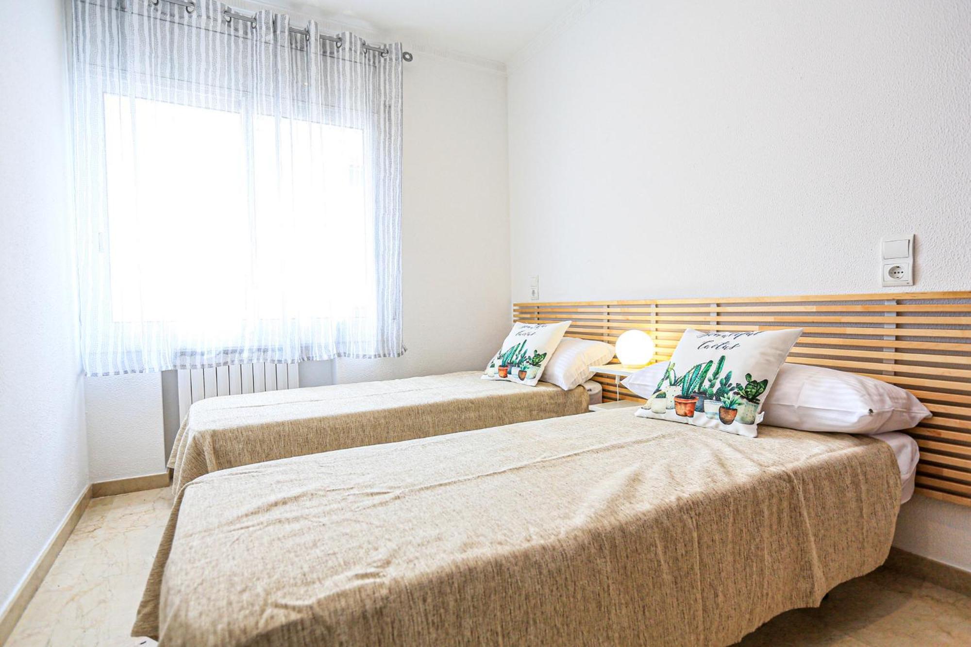 Aquarium - Only Families Apartment Кембрилс Екстериор снимка